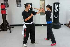 Wing Chun Kung Fu Women training